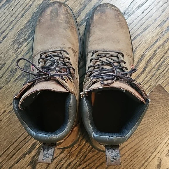 Red Wing Dynaforce Men's 6-Inch Waterproof Safety Toe Leather Work Boot 4215